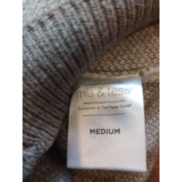 Mia & Tess Women's Size Medium Long Sleeved Star Sweater - Picture 5 of 7